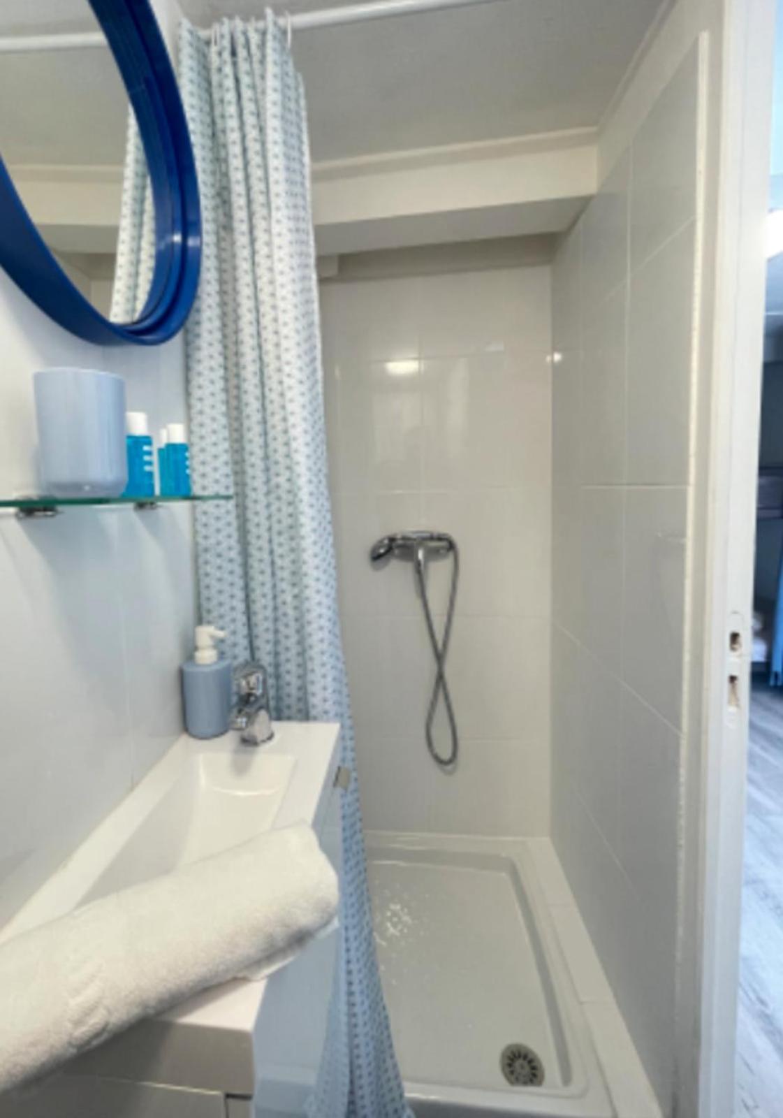 Appartement Le Vrai Cabanon de la Plage Clim-Wifi-Netflix à Marseille Extérieur photo